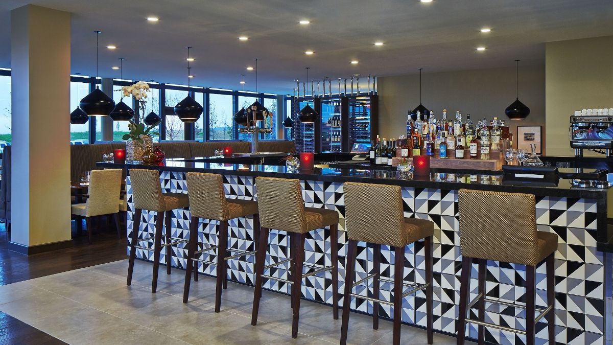 Solis Bar electrical project